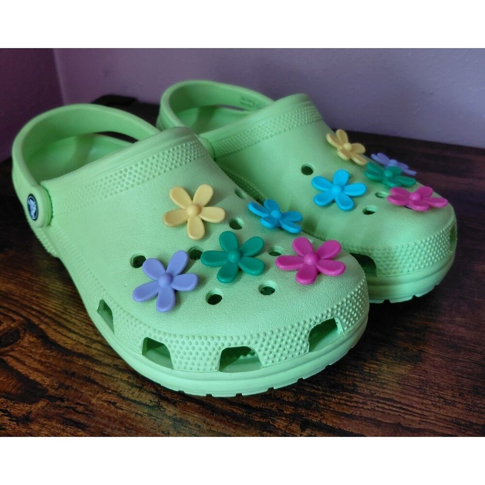 Crocs Classic Slip on Clog Bright Green w/ Flower Jibbitz Women's Size 9